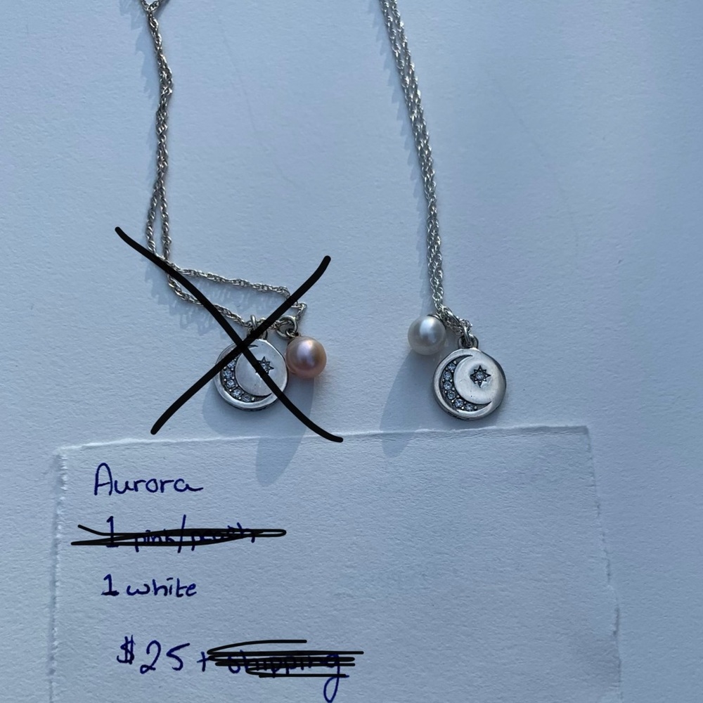 Aurora Vantel Pearls Necklace